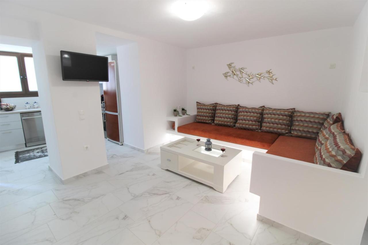 Plaka Philoxenia Apartments エクステリア 写真